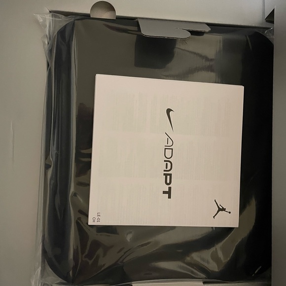 Jordan 11 Adapt - Picture 9 of 16